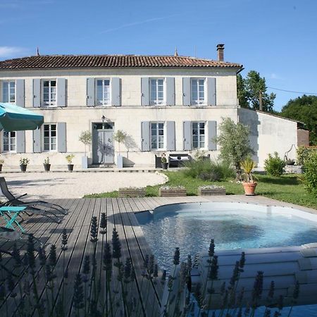 Au Coeur Des Vignes Bed & Breakfast Archiac Eksteriør bilde