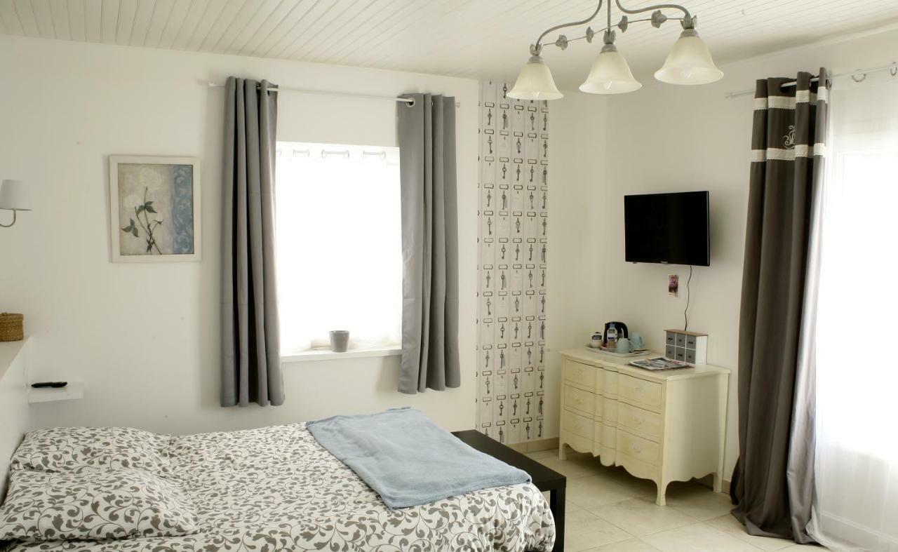 Au Coeur Des Vignes Bed & Breakfast Archiac Eksteriør bilde