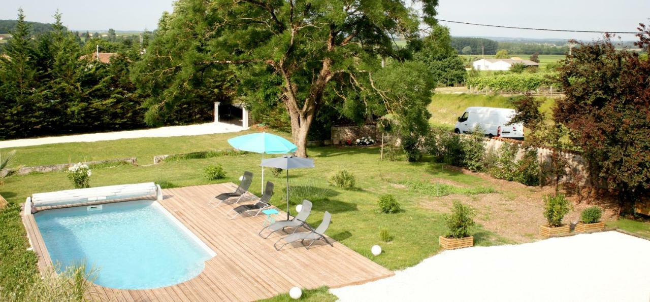 Au Coeur Des Vignes Bed & Breakfast Archiac Eksteriør bilde
