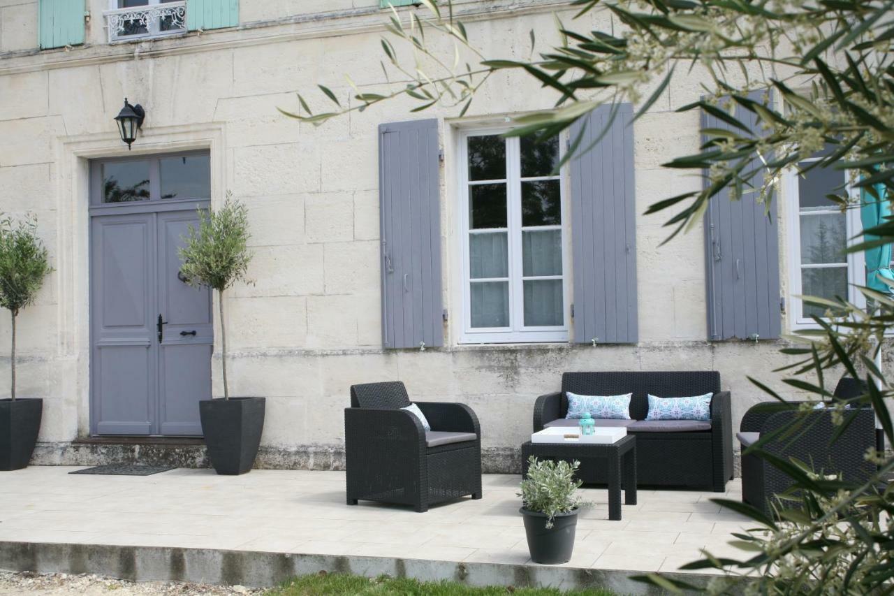 Au Coeur Des Vignes Bed & Breakfast Archiac Eksteriør bilde